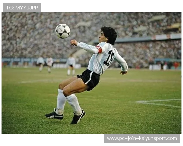 马拉多纳:天赋与堕落交织的传奇人生,球王的光辉与阴影 马拉多纳:天赋与堕落交织的传奇人生,球王的光辉与阴影