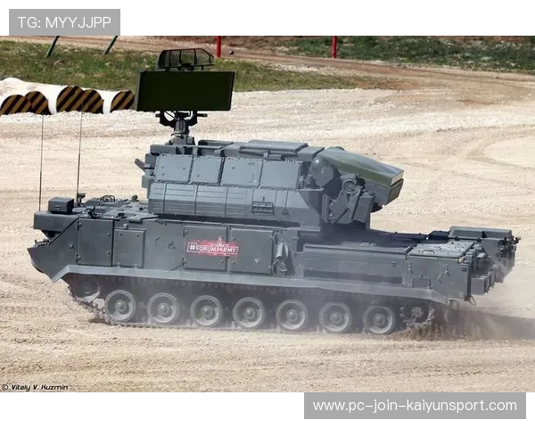 卡瓦哈尔边线拉扯制造空间：现代足球中不可忽视的战术利器