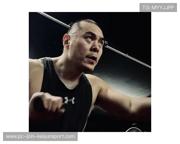 拳击女王称要KO全世界，开启巅峰对决的传奇之旅